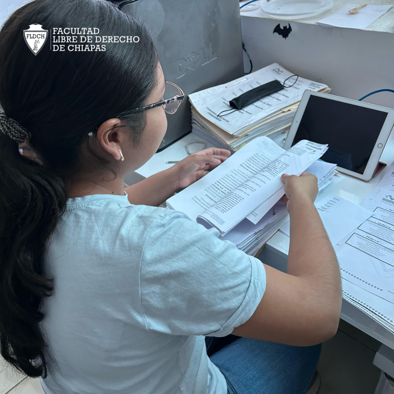 𝐅𝐨𝐫𝐦𝐚𝐧𝐝𝐨 𝐚 𝐥𝐨𝐬 𝐟𝐮𝐭𝐮𝐫𝐨𝐬 𝐥í𝐝𝐞𝐫𝐞𝐬 𝐝𝐞𝐥 𝐃𝐞𝐫𝐞𝐜𝐡𝐨 📚✨