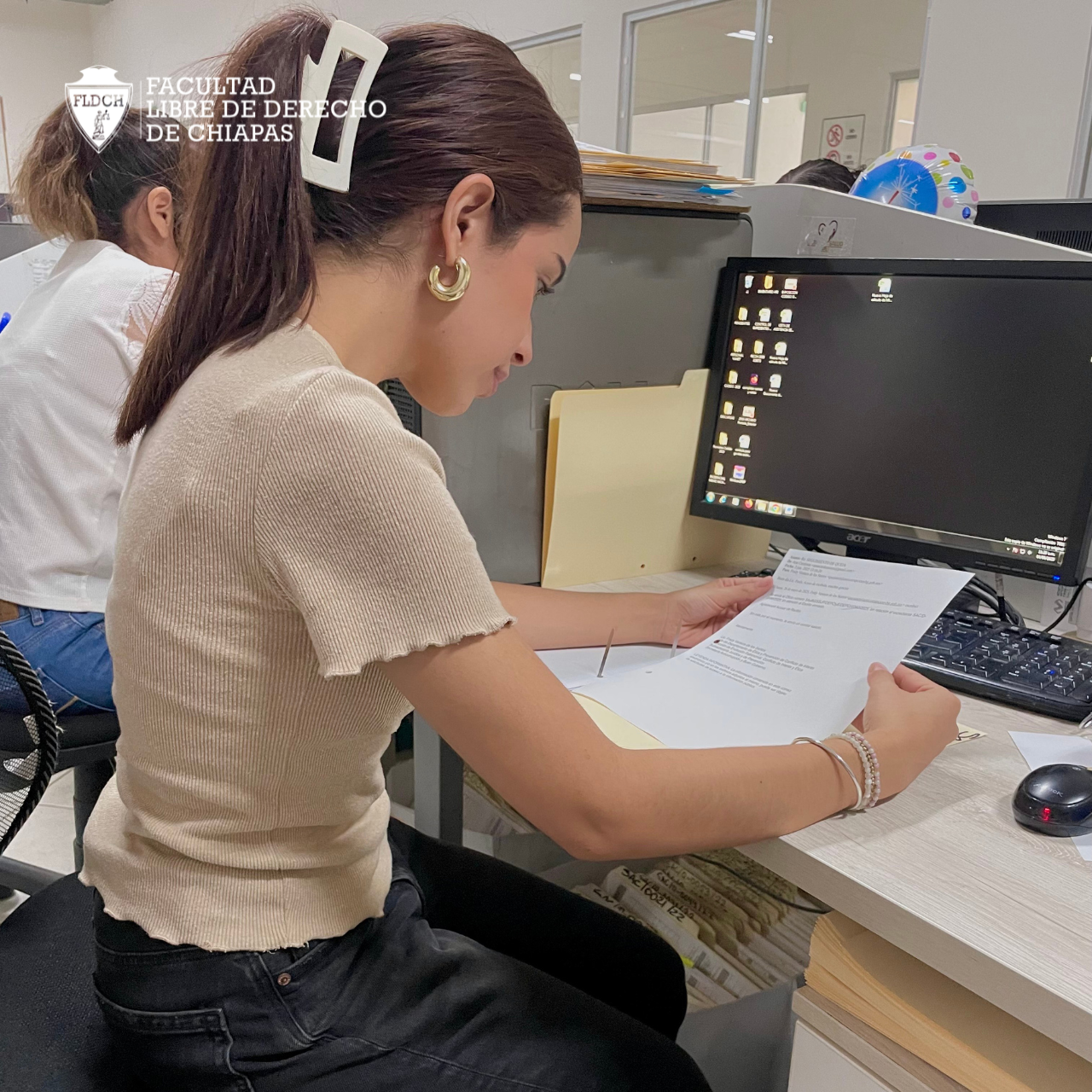 𝐅𝐨𝐫𝐦𝐚𝐧𝐝𝐨 𝐚 𝐥𝐨𝐬 𝐟𝐮𝐭𝐮𝐫𝐨𝐬 𝐥í𝐝𝐞𝐫𝐞𝐬 𝐝𝐞𝐥 𝐃𝐞𝐫𝐞𝐜𝐡𝐨 📚✨