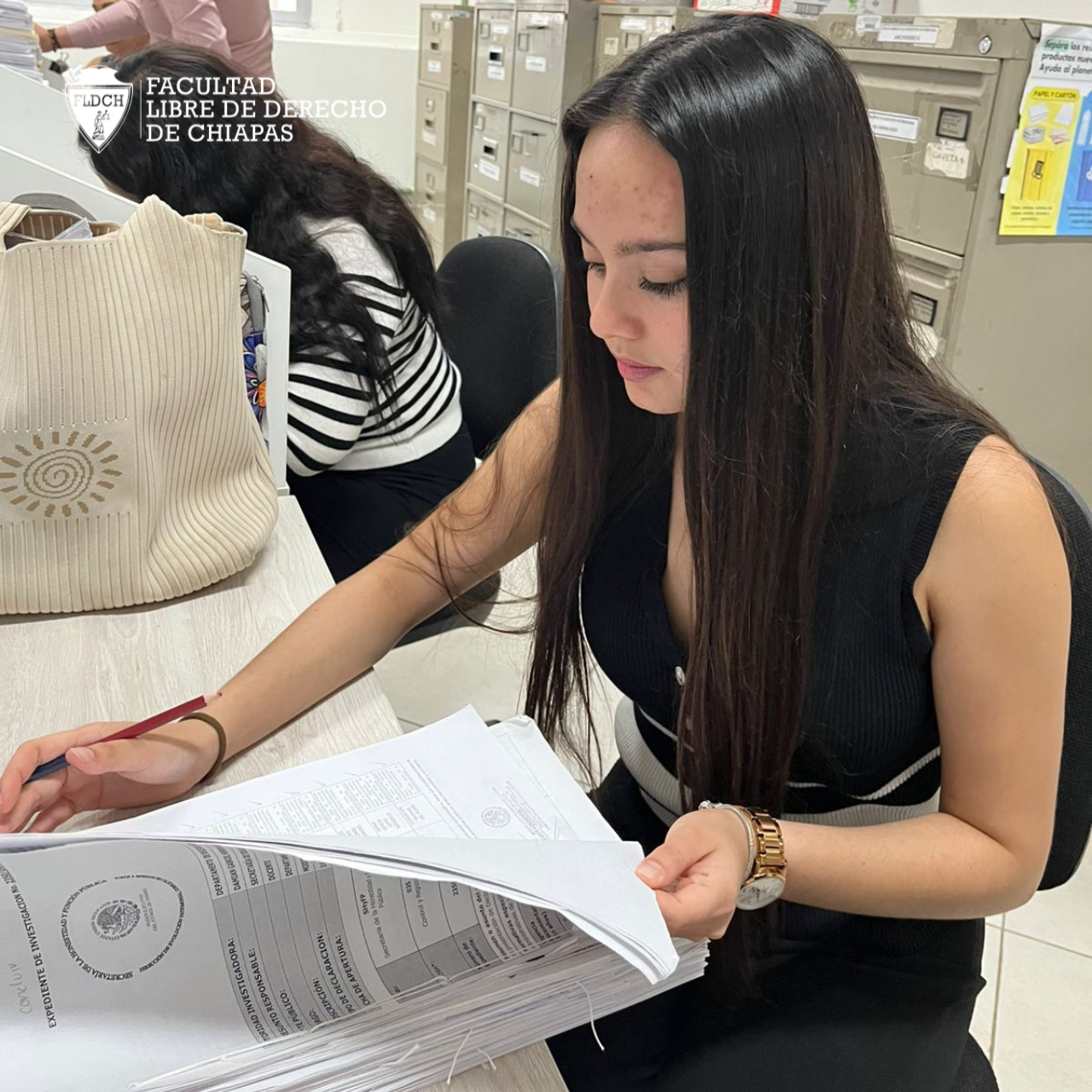 𝐅𝐨𝐫𝐦𝐚𝐧𝐝𝐨 𝐚 𝐥𝐨𝐬 𝐟𝐮𝐭𝐮𝐫𝐨𝐬 𝐥í𝐝𝐞𝐫𝐞𝐬 𝐝𝐞𝐥 𝐃𝐞𝐫𝐞𝐜𝐡𝐨 📚✨